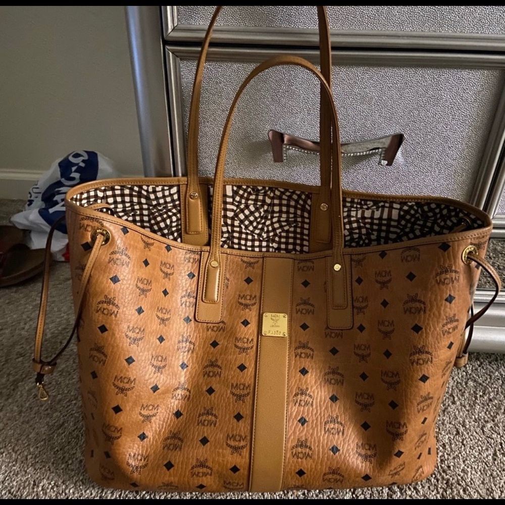 MCM Reversible Liz Tote Large 100% authentic
